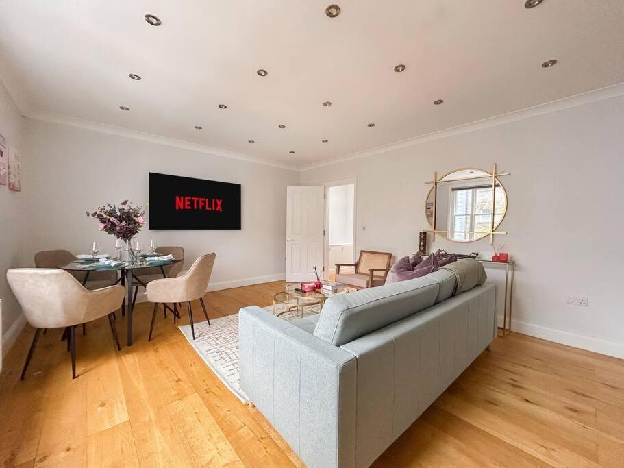 Charming One Bedroom Flat On Portobello Road London