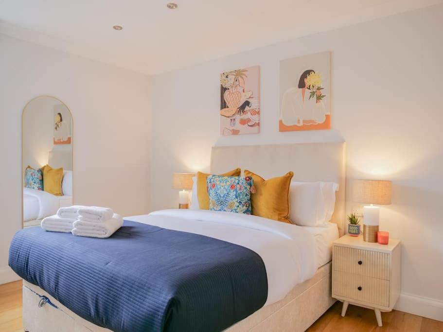 Charming One Bedroom Flat On Portobello Road Apartment *
