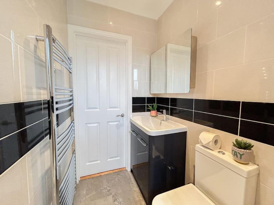 Charming One Bedroom Flat On Portobello Road * London